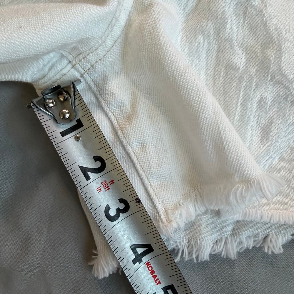 We The Free White Denim Shorts Size 27 Button Fly Frayed Hem Free People Cutoffs - Picture 7 of 9